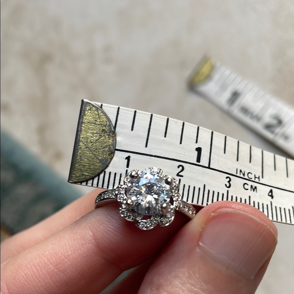 🖤5/$25 Elegant Silver size 8 zircon Diamond Ring - Picture 7 of 16